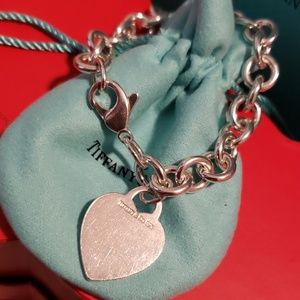 Tiffany&Co chain w/dangling heart bracelet